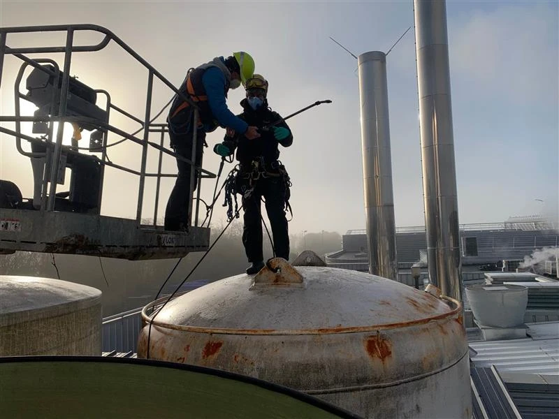 Intervention de cordistes MS Access pour un silo qui reprend des couleurs chez PROTECH LAV à Saint-Hermine (industrie) – 2